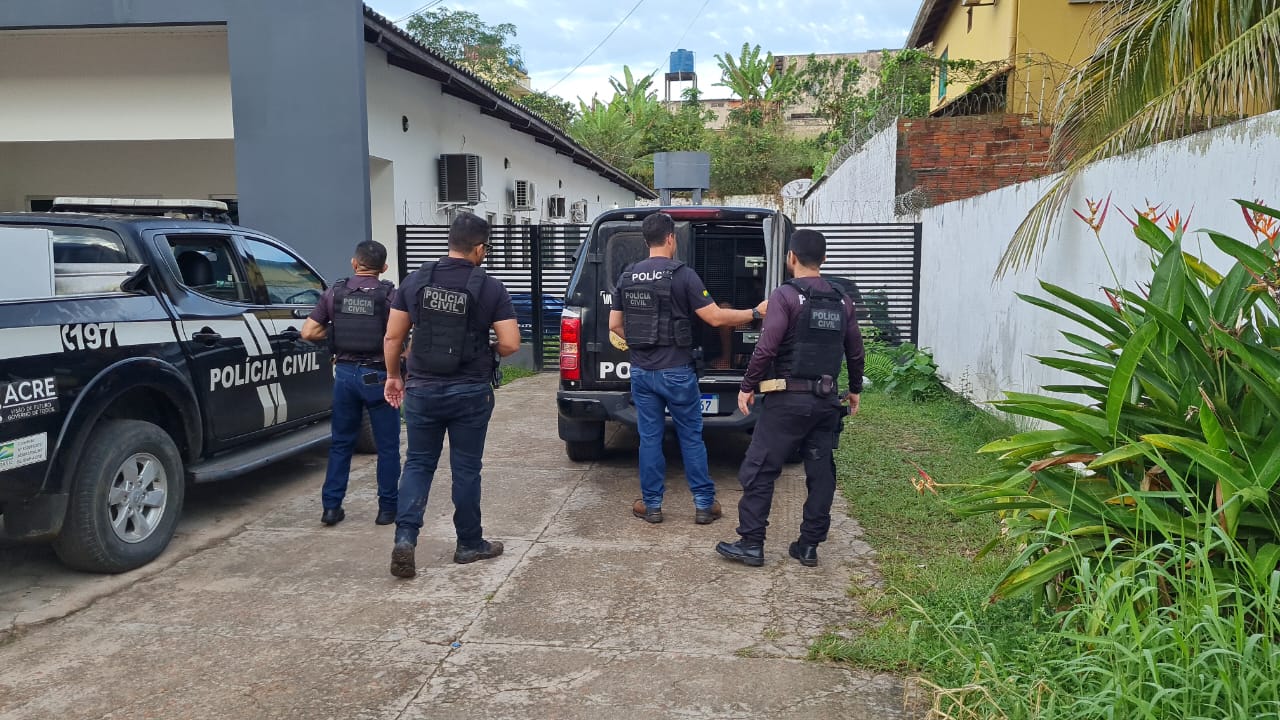 Polícia Civil integra operação e prende peruano e acreano com quase dez quilos de entorpecentes